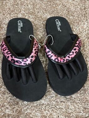 Pedi Couture Pink Leopard Print Toe-Loop Sandals